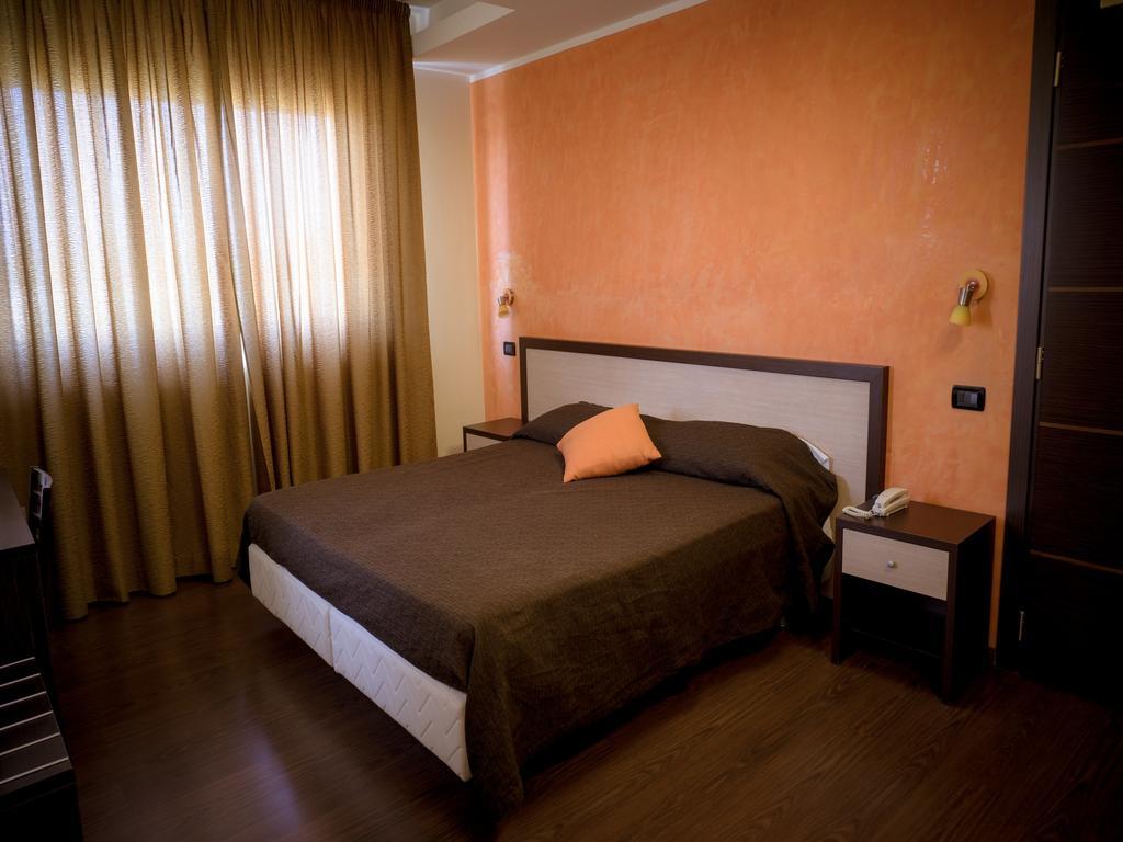 Hotel Select Atessa Eksteriør bilde