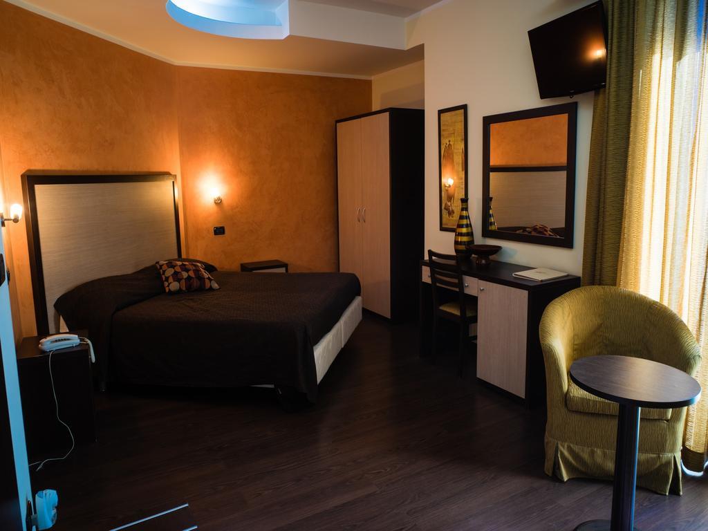 Hotel Select Atessa Eksteriør bilde