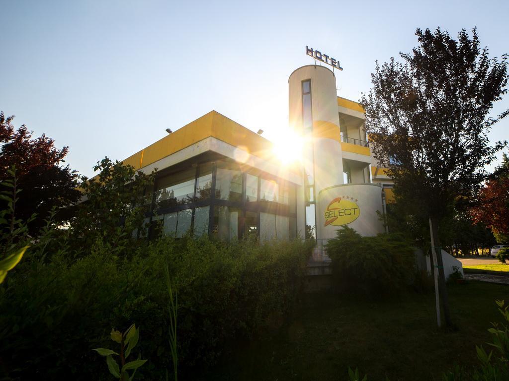 Hotel Select Atessa Eksteriør bilde